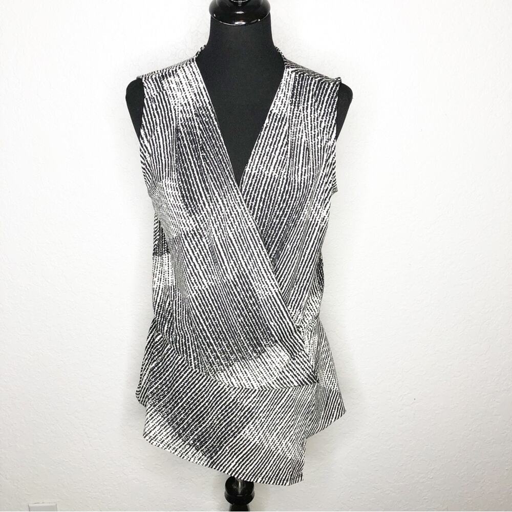 WHBM black white graphic wrap‎ front peplum sleeveless top size Medium